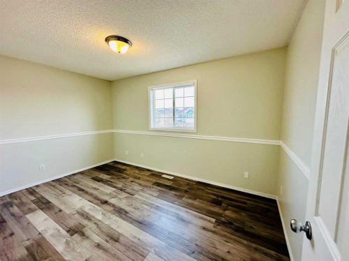 8 Royal Elm Way Nw, Calgary, AB - Indoor Photo Showing Other Room