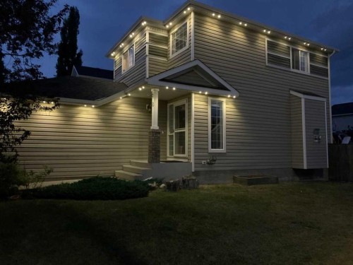 8 Royal Elm Way Nw, Calgary, AB - Outdoor