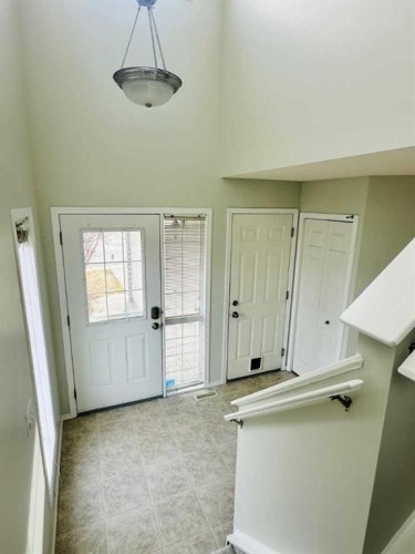 8 Royal Elm Way Nw, Calgary, AB - Indoor Photo Showing Other Room