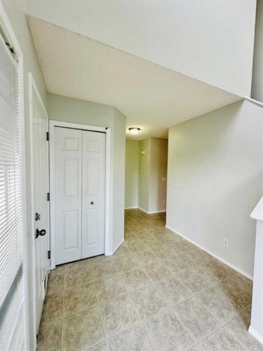 8 Royal Elm Way Nw, Calgary, AB - Indoor Photo Showing Other Room