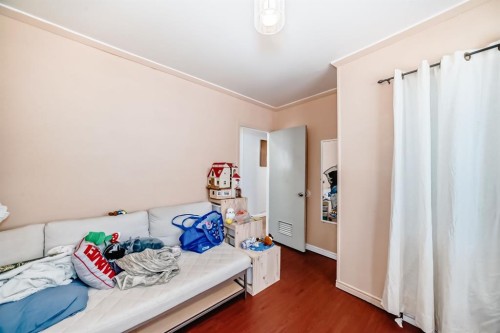 460 3 Street, Drumheller, AB - Indoor