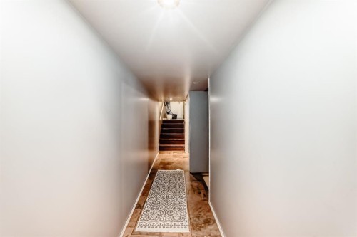 460 3 Street, Drumheller, AB - Indoor Photo Showing Other Room