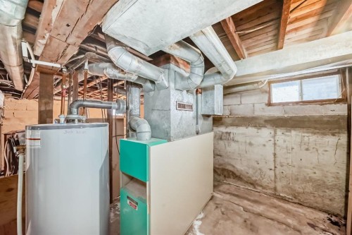 460 3 Street, Drumheller, AB - Indoor Photo Showing Basement