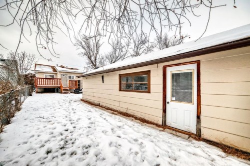 460 3 Street, Drumheller, AB - Outdoor With Exterior