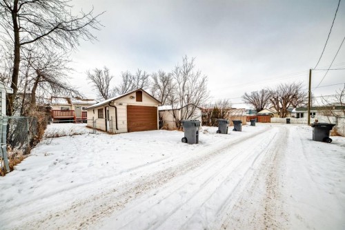 460 3 Street, Drumheller, AB - Outdoor