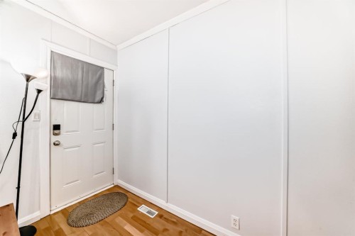 460 3 Street, Drumheller, AB - Indoor Photo Showing Other Room