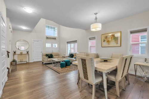 7672 80 Avenue Ne, Calgary, AB - Indoor Photo Showing Dining Room