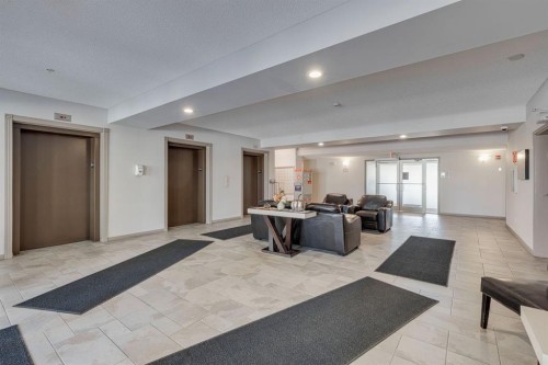 432-1 Crystal Green Lane, Okotoks, AB - Indoor
