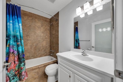 11 Hidden Valley Link Nw, Calgary, AB - Indoor Photo Showing Bathroom