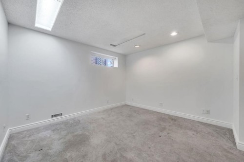 11 Hidden Valley Link Nw, Calgary, AB - Indoor Photo Showing Other Room