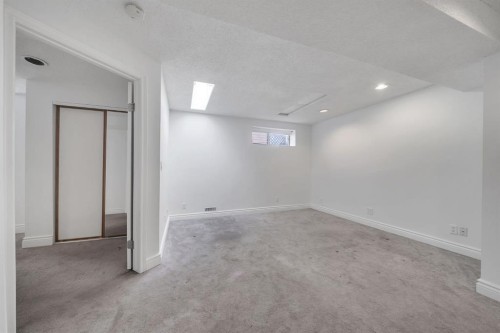 11 Hidden Valley Link Nw, Calgary, AB - Indoor