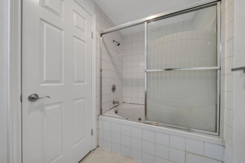 11 Hidden Valley Link Nw, Calgary, AB - Indoor Photo Showing Bathroom