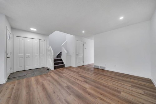 11 Hidden Valley Link Nw, Calgary, AB - Indoor Photo Showing Other Room