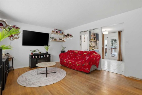 67 Margate Place Ne, Calgary, AB - Indoor Photo Showing Living Room
