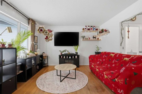 67 Margate Place Ne, Calgary, AB - Indoor Photo Showing Bedroom