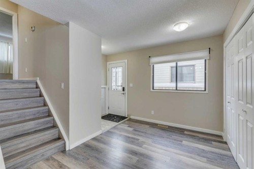 68 Woodglen Close Sw, Calgary, AB - Indoor Photo Showing Other Room