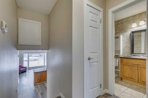 68 Woodglen Close Sw, Calgary, AB - Indoor Photo Showing Other Room