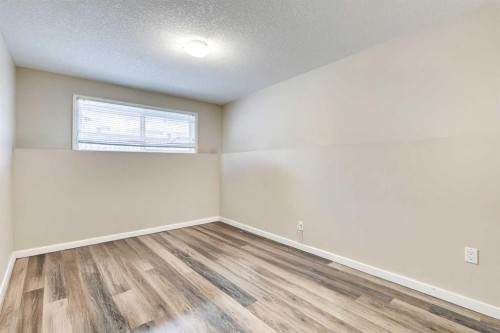 68 Woodglen Close Sw, Calgary, AB - Indoor Photo Showing Other Room