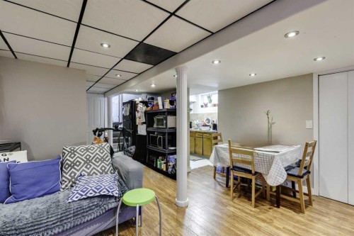 68 Woodglen Close Sw, Calgary, AB - Indoor