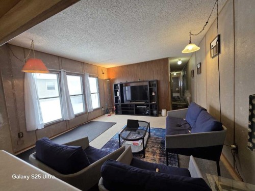 5302 Birch Road, Olds, AB - Indoor