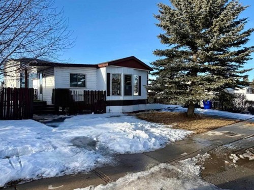 5302 Birch Road, Olds, AB - Outdoor