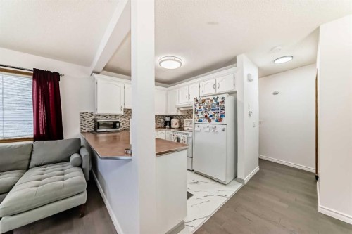 109 Millview Square Sw, Calgary, AB - Indoor Photo Showing Kitchen