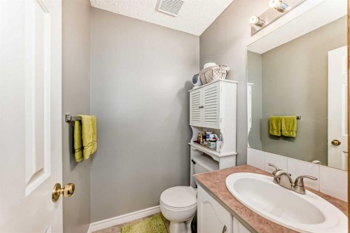 109 Millview Square Sw, Calgary, AB - Indoor Photo Showing Bathroom