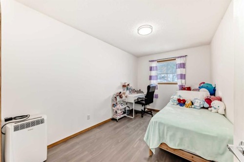 109 Millview Square Sw, Calgary, AB - Indoor Photo Showing Bedroom