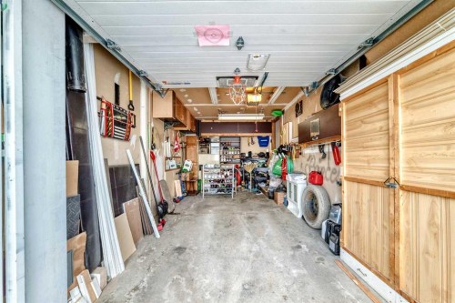 109 Millview Square Sw, Calgary, AB - Indoor Photo Showing Garage