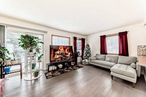 109 Millview Square Sw, Calgary, AB - Indoor Photo Showing Living Room