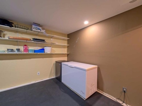 618-600 Allen Street Se, Airdrie, AB - Indoor