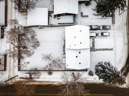 1636 50 Avenue Sw, Calgary, AB - Outdoor