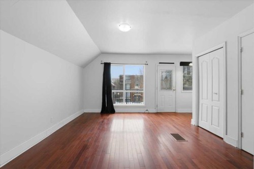 1520 15 Avenue Sw, Calgary, AB - Indoor Photo Showing Other Room