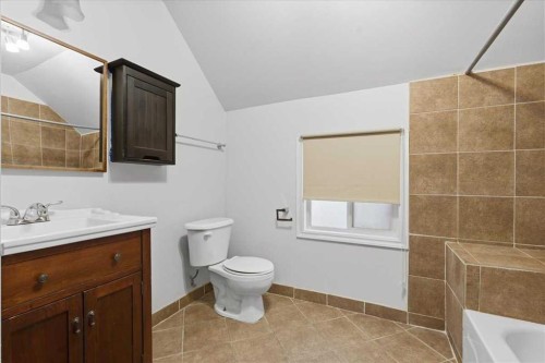 1520 15 Avenue Sw, Calgary, AB - Indoor Photo Showing Bathroom