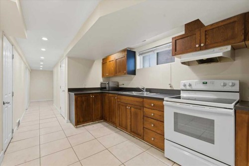 1520 15 Avenue Sw, Calgary, AB - Indoor Photo Showing Kitchen With Double Sink