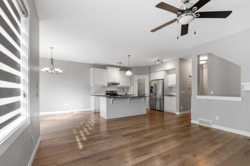625 Midtown Place, Airdrie, AB - Indoor Photo Showing Kitchen