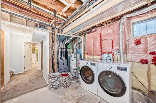 35 Macewan Drive Nw, Calgary, AB - Indoor Photo Showing Laundry Room
