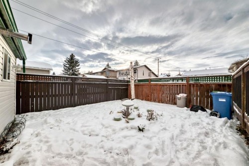 35 Macewan Drive Nw, Calgary, AB - Outdoor