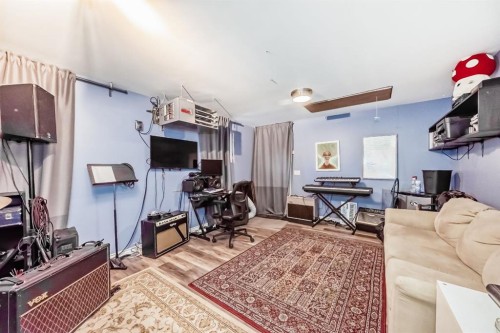 35 Macewan Drive Nw, Calgary, AB - Indoor