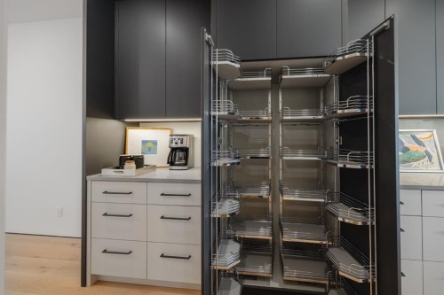 2311 13 Street Nw, Calgary, AB - Indoor