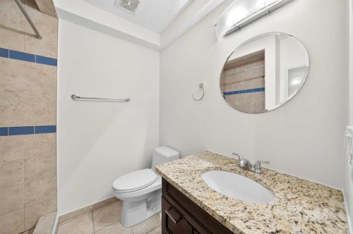 2831 Brecken Road Nw, Calgary, AB - Indoor Photo Showing Bathroom