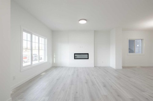 19 Appaloosa Way, Cochrane, AB - Indoor Photo Showing Other Room