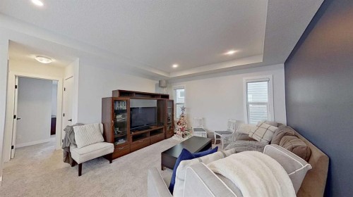184 Emberside Place, Cochrane, AB - Indoor Photo Showing Living Room
