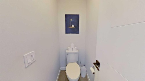 184 Emberside Place, Cochrane, AB - Indoor Photo Showing Bathroom