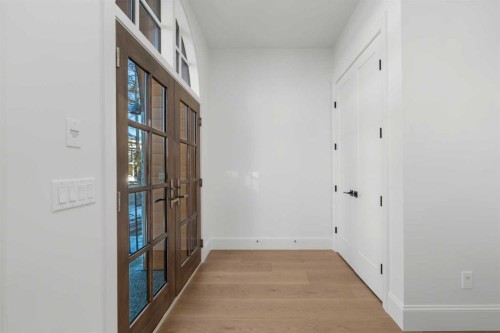 3917 19 Street Sw, Calgary, AB - Indoor Photo Showing Other Room