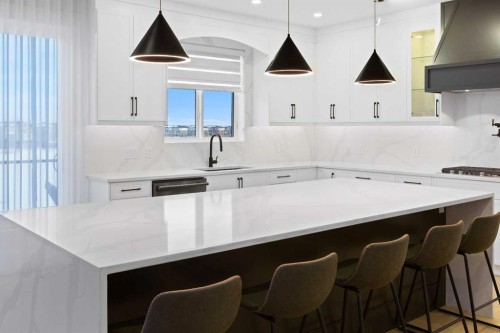 21 Sunvalley View, Cochrane, AB - Indoor Photo Showing Kitchen With Upgraded Kitchen