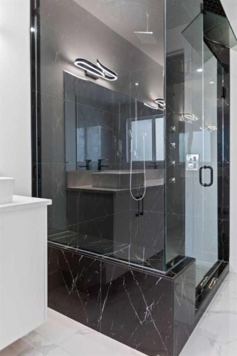 21 Sunvalley View, Cochrane, AB - Indoor Photo Showing Bathroom