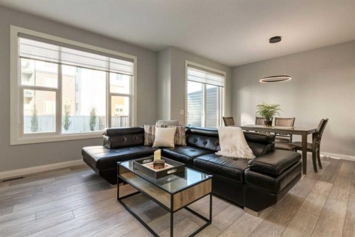 57 Evansfield Gate Nw, Calgary, AB - Indoor Photo Showing Living Room