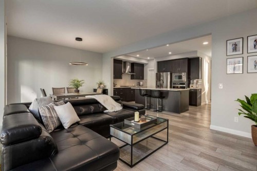 57 Evansfield Gate Nw, Calgary, AB - Indoor Photo Showing Living Room