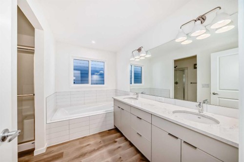 115 Mercado Se, Calgary, AB - Indoor Photo Showing Bathroom